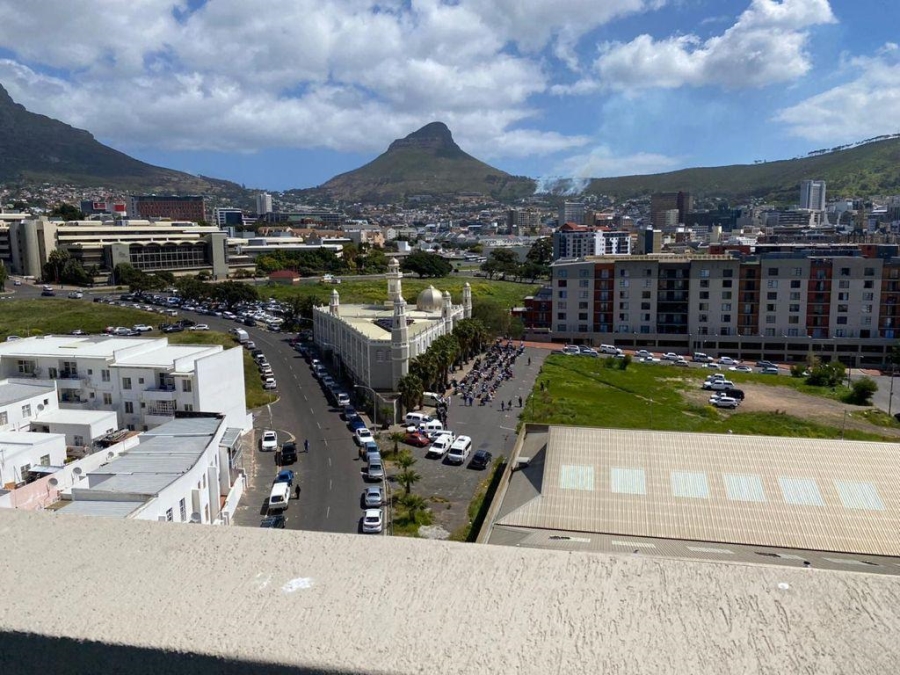 2 Bedroom Property for Sale in Zonnebloem Western Cape